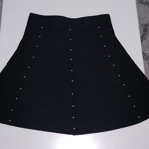 Gorgeous Zara skirt with studs, new without tags - Picture 1 of 7